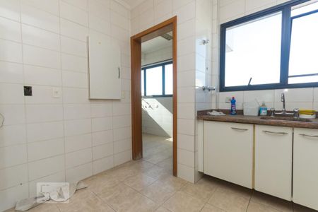 Apartamento à venda com 220m², 3 quartos e 3 vagas Apartamento à venda com 220m², 3 quartos e 3 vagasCozinha