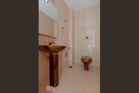 Lavabo de apartamento para alugar com 4 quartos, 250m² em Tijuca, Rio de Janeiro