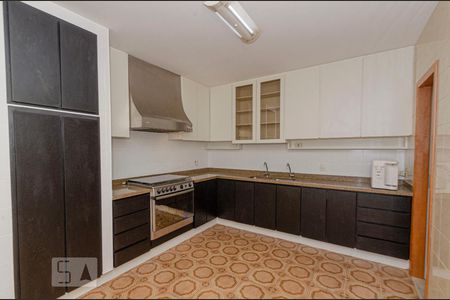 Apartamento para alugar com 250m², 4 quartos e sem vagaCozinha