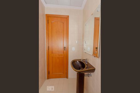 Apartamento para alugar com 250m², 4 quartos e sem vagaLavabo