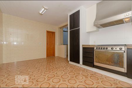 Apartamento para alugar com 250m², 4 quartos e sem vagaCozinha