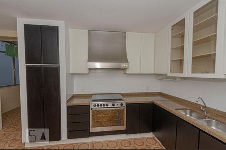 Apartamento para alugar com 250m², 4 quartos e sem vagaCozinha