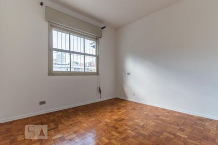 Casa para alugar com 180m², 3 quartos e 2 vagasSuíte