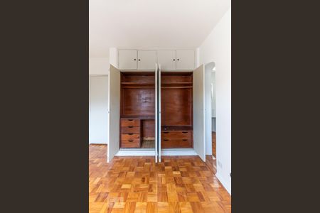 Casa para alugar com 180m², 3 quartos e 2 vagasSuíte - Detalhe