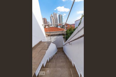 Casa para alugar com 180m², 3 quartos e 2 vagasEscadaria Acesso Salão