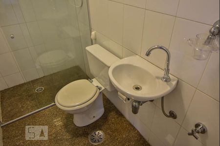 Apartamento para alugar com 370m², 4 quartos e 5 vagasBanheiro de Serviço