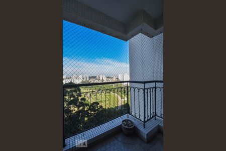 Apartamento para alugar com 370m², 4 quartos e 5 vagasVaranda