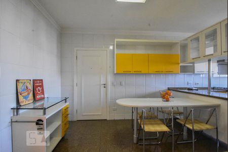Apartamento para alugar com 370m², 4 quartos e 5 vagasCozinha