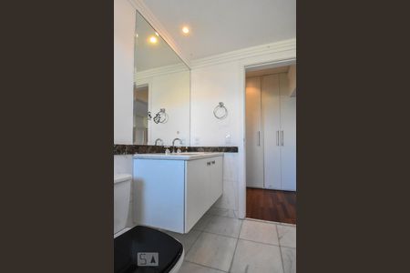 Apartamento para alugar com 370m², 4 quartos e 5 vagasBanheiro Suíte 03