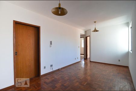 Sala de apartamento para alugar com 3 quartos, 89m² em Buritis, Belo Horizonte