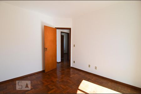 Quarto 01 de apartamento para alugar com 3 quartos, 89m² em Buritis, Belo Horizonte