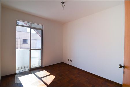 Quarto 01 de apartamento para alugar com 3 quartos, 89m² em Buritis, Belo Horizonte