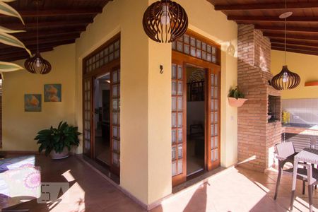 Casa à venda com 540m², 6 quartos e 4 vagasVaranda