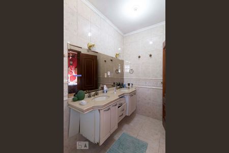 Casa à venda com 540m², 6 quartos e 4 vagasBanheiro Suíte 1