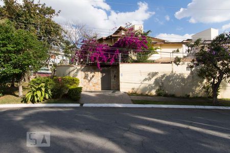 Casa à venda com 540m², 6 quartos e 4 vagasFachada