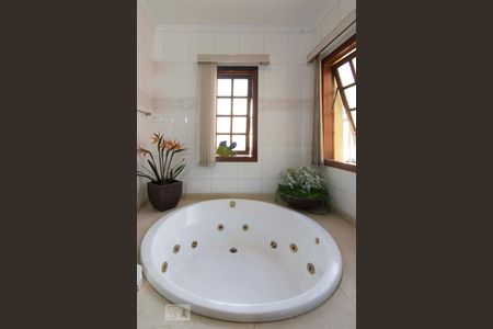 Casa à venda com 540m², 6 quartos e 4 vagasBanheiro Suíte 3