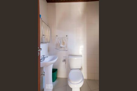 Casa à venda com 540m², 6 quartos e 4 vagasBanheiro de Serviço