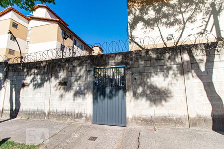 Apartamento para alugar com 47m², 2 quartos e sem vagaFachada