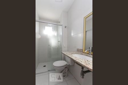 Banheiro de apartamento para alugar com 2 quartos, 56m² em Vila Prudente, São Paulo