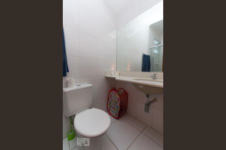 Banheiro de casa à venda com 3 quartos, 225m² em Vila Babilônia, São Paulo