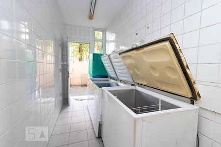 Apartamento à venda com 68m², 3 quartos e 1 vaga Apartamento à venda com 68m², 3 quartos e 1 vagaCozinha do salão de festas