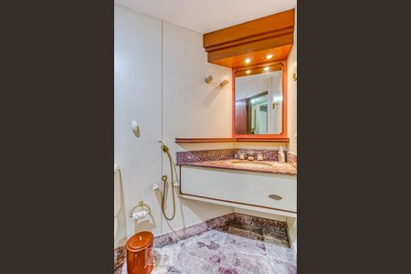 Banheiro de apartamento para alugar com 1 quarto, 42m² em Itaim Bibi, São Paulo