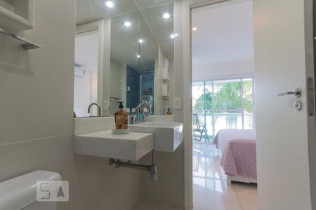 Apartamento à venda com 85m², 2 quartos e 2 vagas Apartamento à venda com 85m², 2 quartos e 2 vagasBanheiro da Suíte
