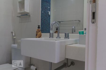 Apartamento à venda com 85m², 2 quartos e 2 vagas Apartamento à venda com 85m², 2 quartos e 2 vagasBanheiro da Suíte