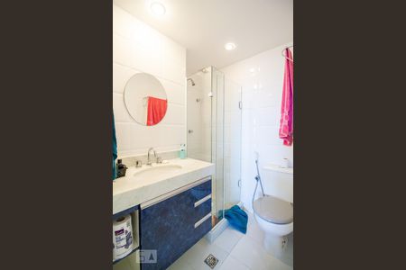 Banheiro Social de apartamento para alugar com 2 quartos, 65m² em Barra da Tijuca, Rio de Janeiro