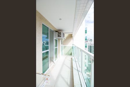 Varanda de apartamento para alugar com 2 quartos, 65m² em Barra da Tijuca, Rio de Janeiro