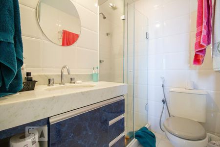 Banheiro Social de apartamento para alugar com 2 quartos, 65m² em Barra da Tijuca, Rio de Janeiro