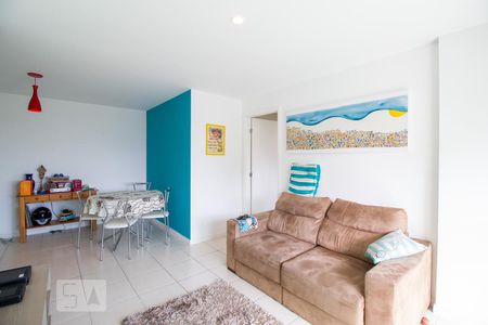 Sala de apartamento para alugar com 2 quartos, 65m² em Barra da Tijuca, Rio de Janeiro