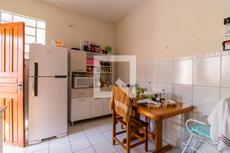 Casa à venda com 155m², 3 quartos e 2 vagasCozinha casa da frente