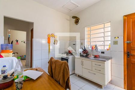 Casa à venda com 155m², 3 quartos e 2 vagasCozinha casa da frente