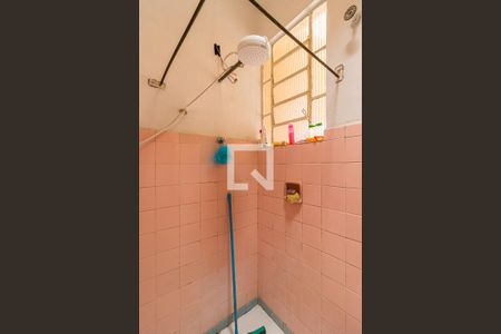 Casa à venda com 155m², 3 quartos e 2 vagasBanheiro casa da frente