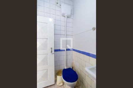 Casa à venda com 155m², 3 quartos e 2 vagasBanheiro casa dos fundos