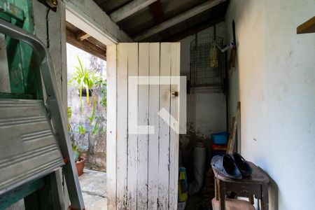 Casa à venda com 155m², 3 quartos e 2 vagasQuarto de Serviço casa dos fundos