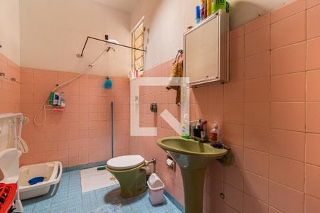 Casa à venda com 155m², 3 quartos e 2 vagasBanheiro casa da frente