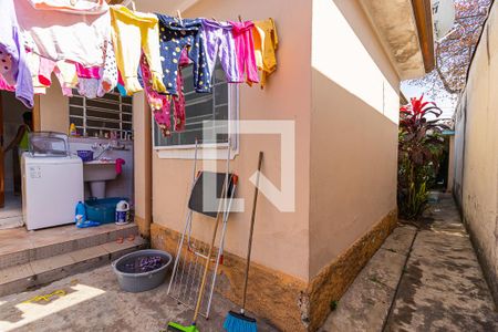 Casa à venda com 155m², 3 quartos e 2 vagasQuintal casa da frente