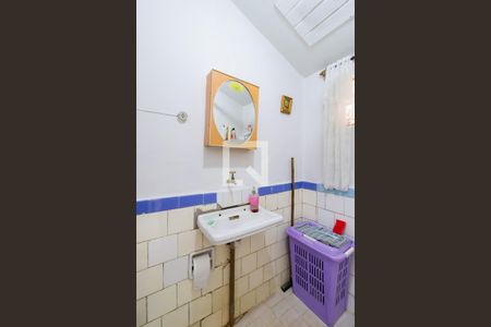 Banheiro casa dos fundos de casa à venda com 3 quartos, 155m² em Jardim Santa Cruz (sacomã), São Paulo