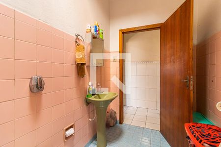 Casa à venda com 155m², 3 quartos e 2 vagasBanheiro casa da frente