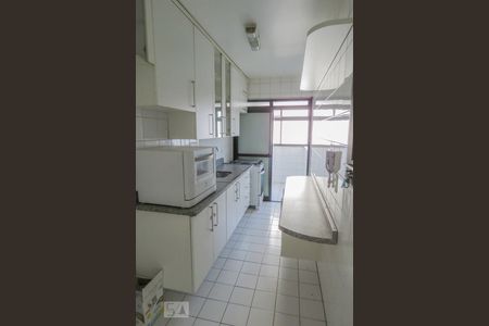 Apartamento à venda com 62m², 2 quartos e 2 vagasCozinha 