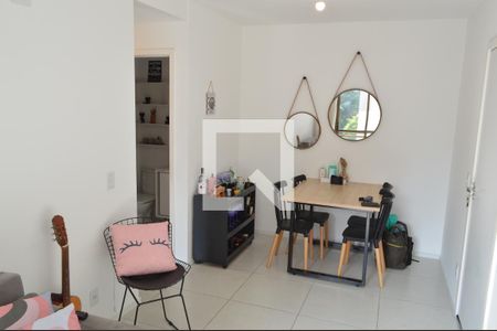 Sala de apartamento para alugar com 2 quartos, 56m² em Pechincha, Rio de Janeiro