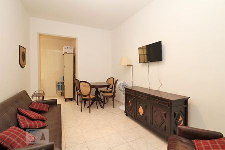 Sala. de apartamento para alugar com 1 quarto, 65m² em Copacabana, Rio de Janeiro