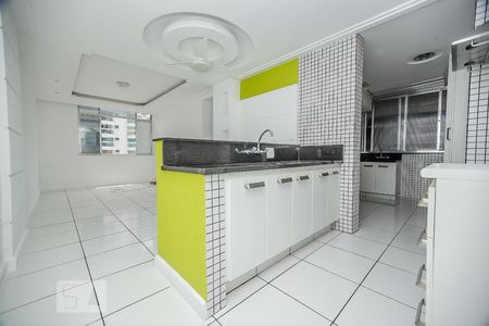 Cozinha de Apartamento com 2 quartos, 70m² Icaraí