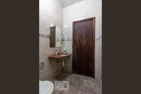 Banheiro Social de casa à venda com 2 quartos, 56m² em Céu Azul, Belo Horizonte