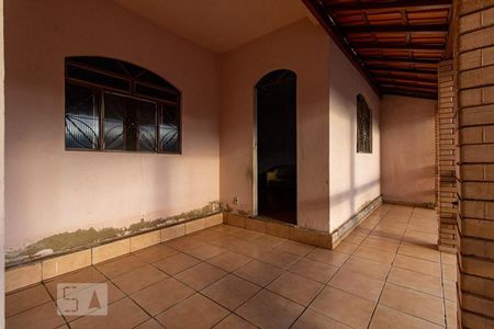Casa à venda com 56m², 2 quartos e 4 vagasVaranda