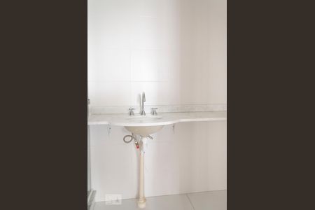 Banheiro de apartamento à venda com 2 quartos, 60m² em Marechal Rondon, Canoas