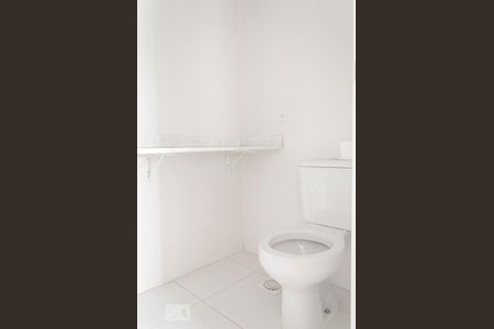 Banheiro de apartamento à venda com 2 quartos, 60m² em Marechal Rondon, Canoas