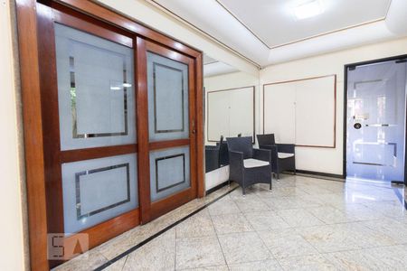 Apartamento para alugar com 42m², 1 quarto e 1 vaga Apartamento para alugar com 42m², 1 quarto e 1 vagaHall do Prédio